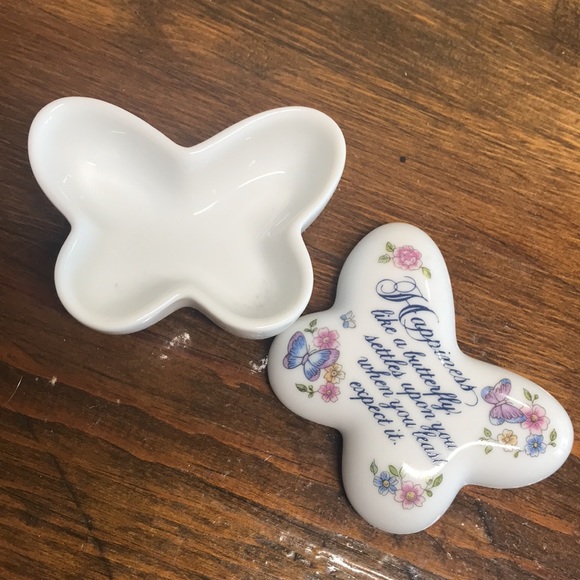 Vintage Avon Trinket Box - Picture 2 of 6